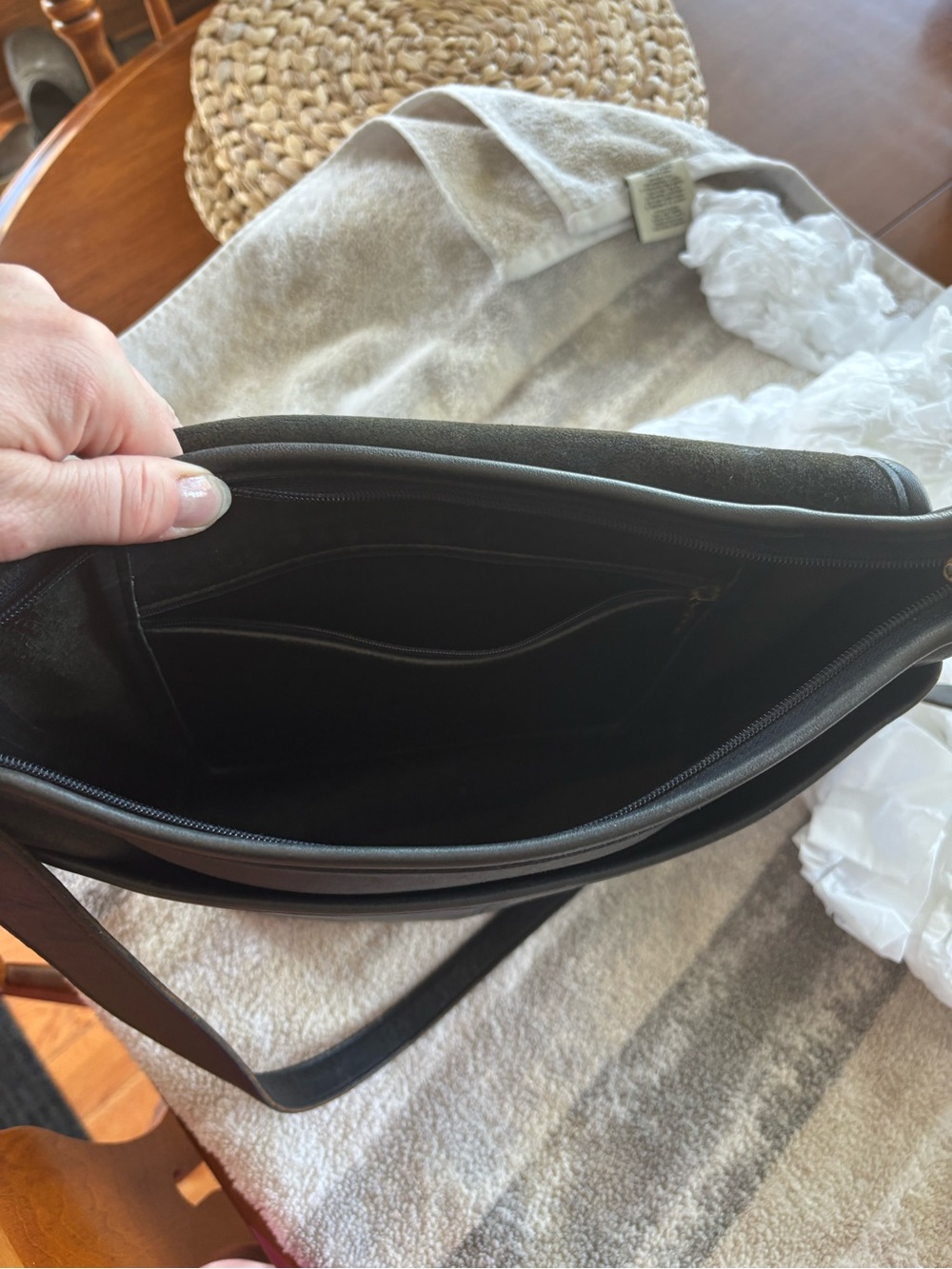 Authentic Vintage 1995 Coach Whitney Navy Blue Leather Shoulder Bag USA w Brass - Picture 7 of 16